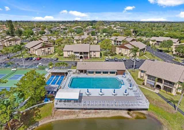 3rd image of 337 Pine Ridge Cir #D-2, Greenacres, FL 33463 | MLS# B26044534