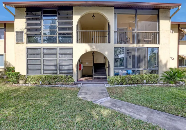 5th image of 337 Pine Ridge Cir #D-2, Greenacres, FL 33463 | MLS# B26044534