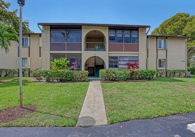 1st image of 339 Pine Ridge Cir #D-1, Greenacres, FL 33463 | MLS# B26044547