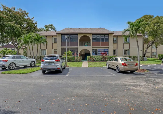 56th image of 339 Pine Ridge Cir #D-1, Greenacres, FL 33463 | MLS# B26044547