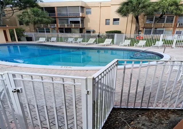 Homes for sale in Tamarac, FL | 8390 Lagos De Campo Boulevard, Tamarac, FL 33321 | Houzeo