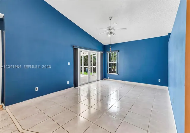 4th image of 220 Nw 207Th Way, Pembroke Pines, FL 33029 | MLS# A12041984