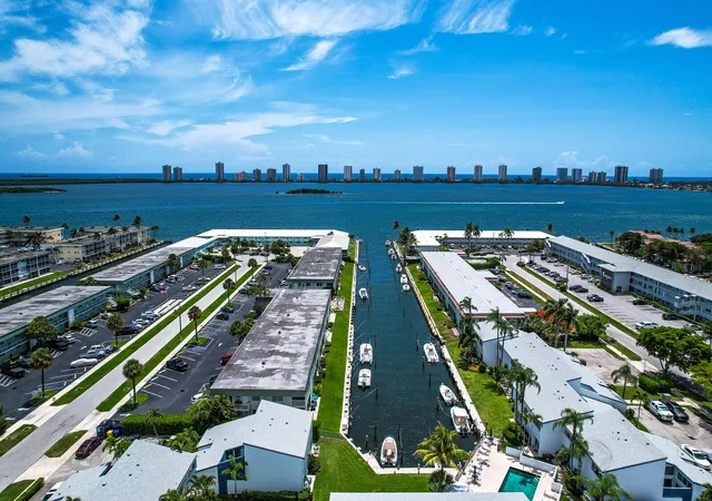 41st image of 129 Lehane Ter #133, North Palm Beach, FL 33408 | MLS# B26044578