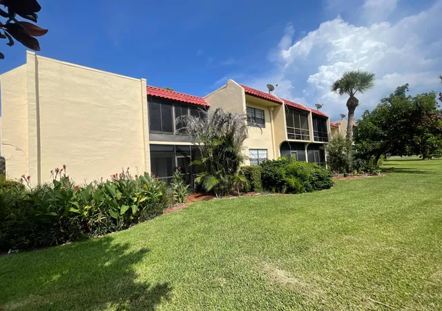 4th image of 2050 Oleander Blvd #4-206, Fort Pierce, FL 34950 | MLS# B26044635