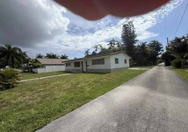 Homes for sale in Dania Beach, FL | 210 Ne 5th Ave, Dania Beach, FL 33004 | MLS# B26044642