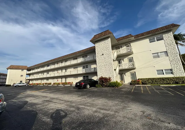 Homes for sale in Lauderdale Lakes, FL | 5171 W Oakland Park Blvd #308, Lauderdale Lakes, FL 33313 | MLS# B26044661