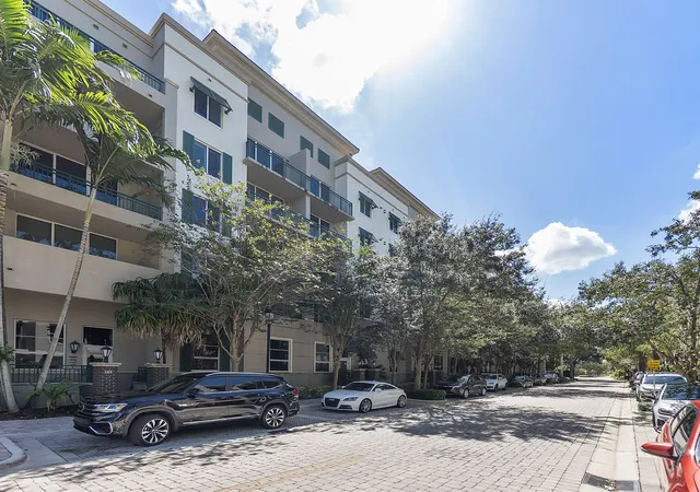 Homes for sale in Plantation, FL | 510 Nw 84th Avenue, Plantation, FL 33324 | Houzeo
