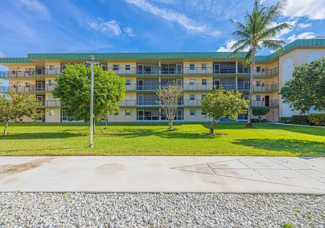 Homes for sale in Deerfield Beach, FL | 808 Se 7th St #305, Deerfield Beach, FL 33441 | MLS# B26044688