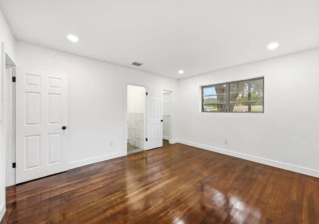 4th image of 4796 Sw 11Th Ct, Plantation, FL 33317 | MLS# B26044699