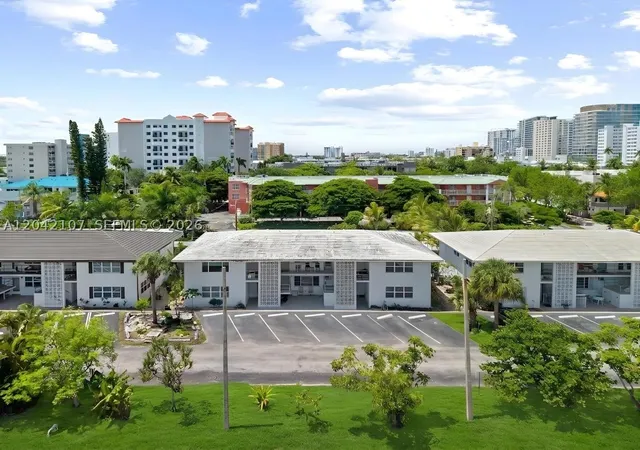 Homes for sale in Pompano Beach, FL | 3213 Colony Club Rd #3-E, Pompano Beach, FL 33062 | MLS# A12042107