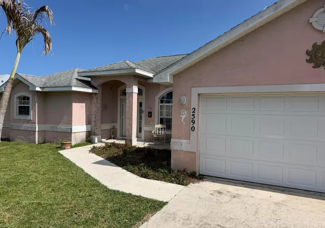 Homes for sale in Port St Lucie, FL | 2590 Se South Blackwell Dr, Port St Lucie, FL 34952 | MLS# B26044715