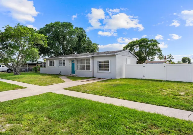 3rd image of 153 Abaco Dr, Palm Springs, FL 33461 | MLS# B26044718