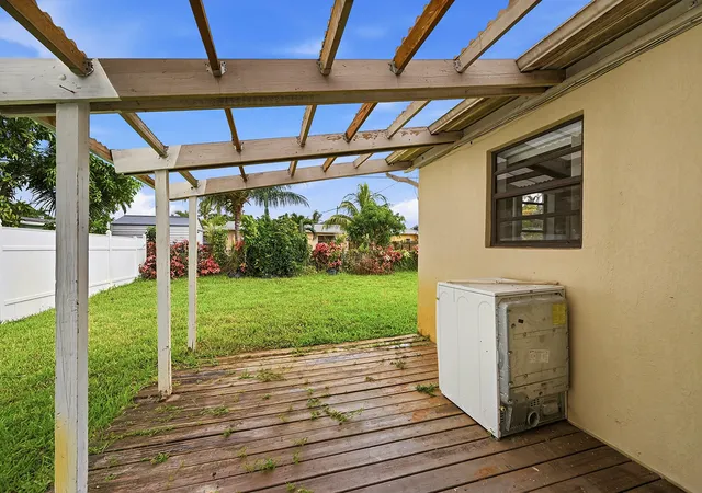 Homes for sale in Lauderdale Lakes, FL | 4401 Nw 33rd St, Lauderdale Lakes, FL 33319 | MLS# B26044760