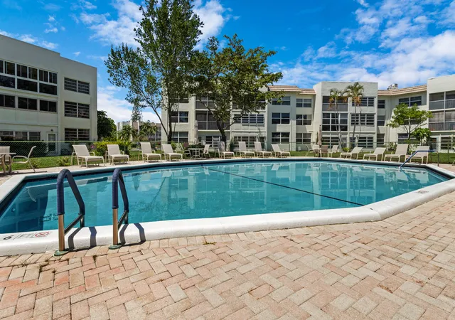 Homes for sale in Margate, FL | 6870 Royal Palm Boulevard, Margate, FL 33063 | Houzeo