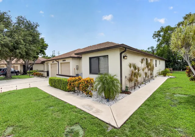 5th image of 20974 Concord Green Dr E, Boca Raton, FL 33433 | MLS# B26044878