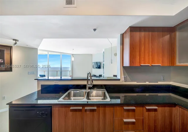 Photo 4 of Condo for sale at 16699 Collins Ave #3309, Sunny Isles Beach, FL 33160 | MLS# A12041027 | Listing updated on 2026-08-26