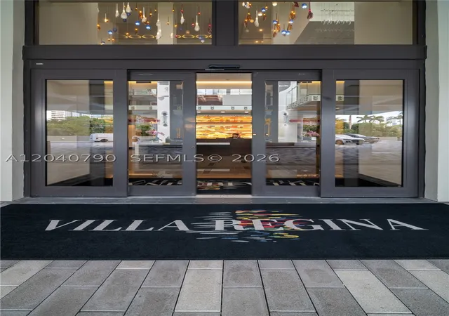 Listing Photo 3 - Condo for sale in Villa Regina Condominium located at 1581 Brickell Ave, Miami, FL 33129 - Unit #PH104