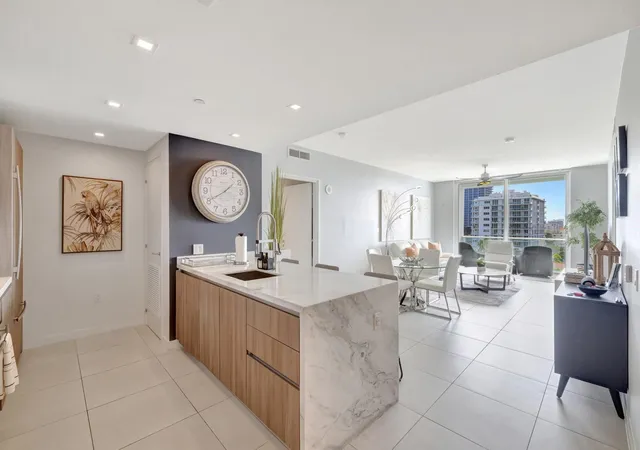 3rd image of 401 N Birch Rd #703, Fort Lauderdale, FL 33304 | MLS# B26044977