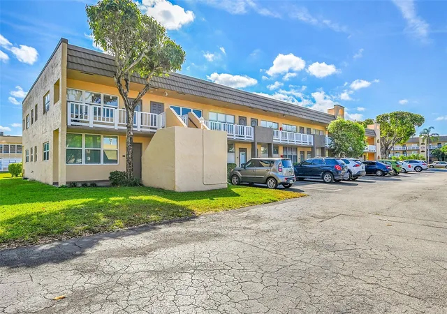 5th image of 9101 Sunrise Lakes Blvd #206, Sunrise, FL 33322 | MLS# B26044997