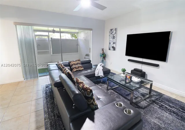 3rd image of 14771 Wildflower Ln, Delray Beach, FL 33446 | MLS# A12042075