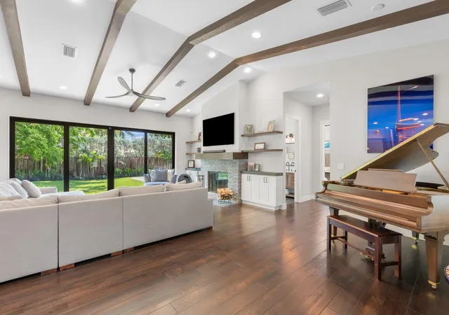 4th image of 1716 Middle River Dr, Fort Lauderdale, FL 33305 | MLS# B26045007