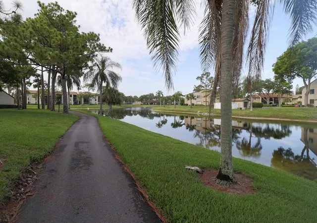 Homes for sale in ,, FL | 614 Sea Pine Wy #H2, ,, FL 33415 | MLS# B26045015