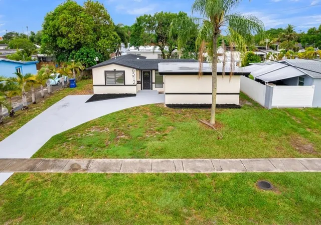 Homes for sale in Hollywood, FL | 6572 Pierce St, Hollywood, FL 33024 | MLS# B26045020