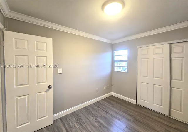 2nd image of 914 Sw 8Th Ave, Gainesville, FL 32601