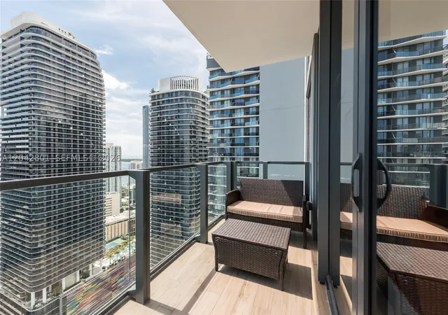 Homes for sale in Miami, FL | 88 Sw 7 Street #3403, Miami, FL 33130 | MLS# A12042801