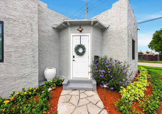 2nd image of 424 Putnam Rd, West Palm Beach, FL 33405 | MLS# B26045034