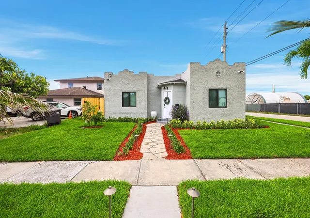 3rd image of 424 Putnam Rd, West Palm Beach, FL 33405 | MLS# B26045034