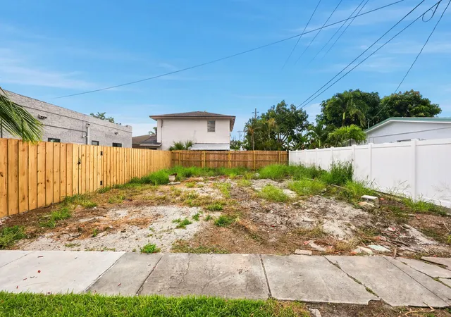 43rd image of 424 Putnam Rd, West Palm Beach, FL 33405 | MLS# B26045034