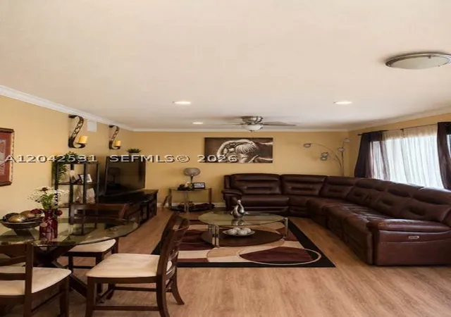 5th image of 4351 Leicester Ct, West Palm Beach, FL 33409 | MLS# A12042531