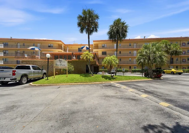 Homes for sale in Boca Raton, FL | 9273 Sw 8Th St, Boca Raton, FL 33428