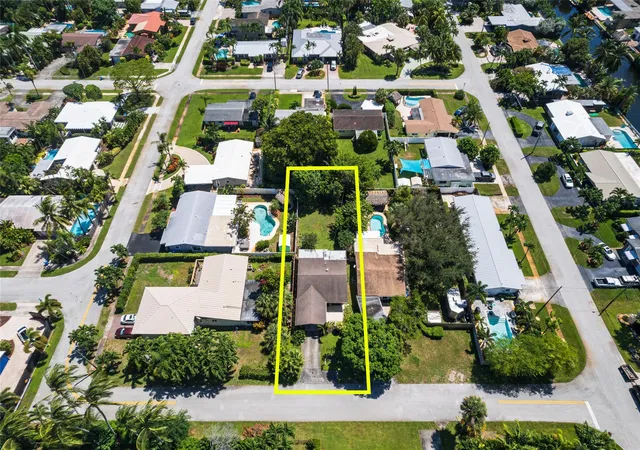 2nd image of 1676 Ne 40th St, Oakland Park, FL 33334 | MLS# B26045173