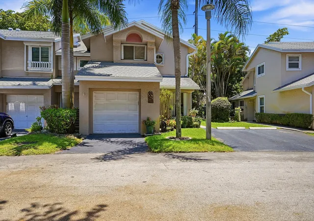 5th image of 2118 Discovery Cir W, Deerfield Beach, FL 33442 | MLS# B26045206