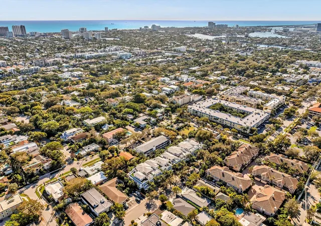 image of 215 Ne 16Th Ave, Fort Lauderdale, FL 33301