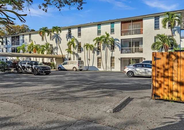 Homes for sale in Fort Lauderdale, FL | 215 Ne 16Th Ave #203, Fort Lauderdale, FL 33301 | MLS# B26045216