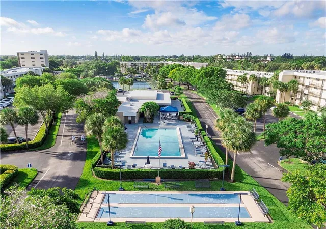 Homes for sale in Deerfield Beach, FL | 2460 Deer Creek Country Club Boulevard, Deerfield Beach, FL 33442 | Houzeo