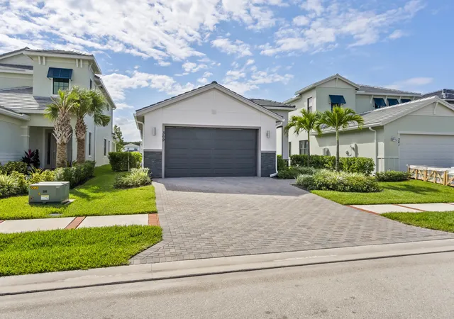 2nd image of 369 Se Fascino Cir, Port St Lucie, FL 34984 | MLS# B26045252