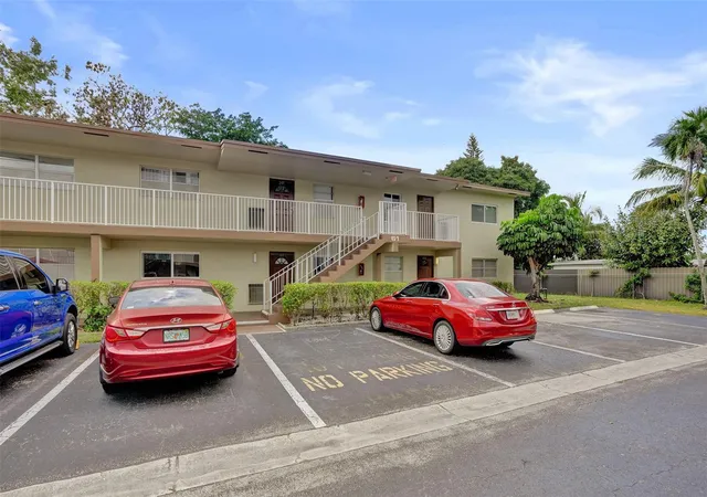 3rd image of 651 Nw 80Th Ter, Margate, FL 33063