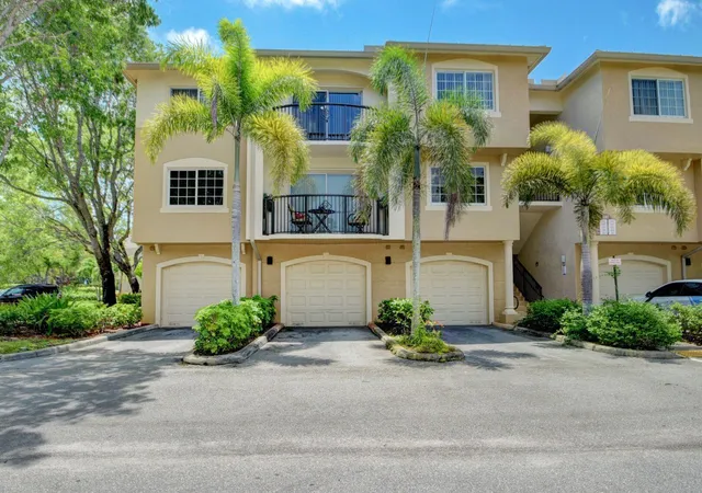 2nd image of 300 Crestwood Ct N #307, Royal Palm Beach, FL 33411 | MLS# B26045266
