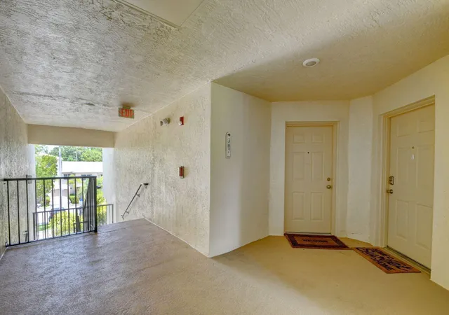 3rd image of 300 Crestwood Ct N #307, Royal Palm Beach, FL 33411 | MLS# B26045266