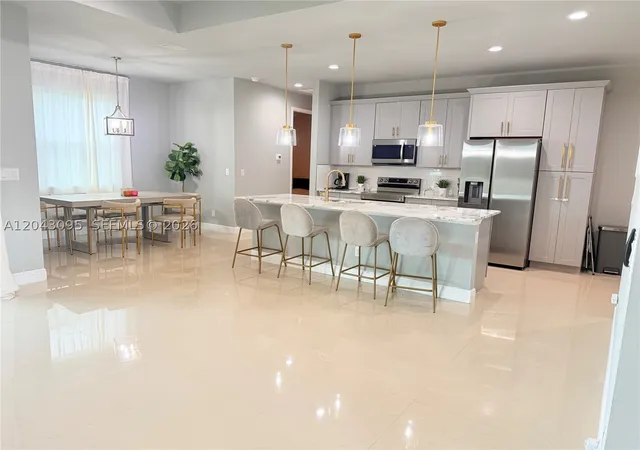 4th image of 106 Plantation Dr, La Belle, FL 33935 | MLS# A12043095