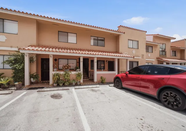Homes for sale in Hialeah, FL | 2710 W 60th Pl #205, Hialeah, FL 33016 | MLS# B26045359