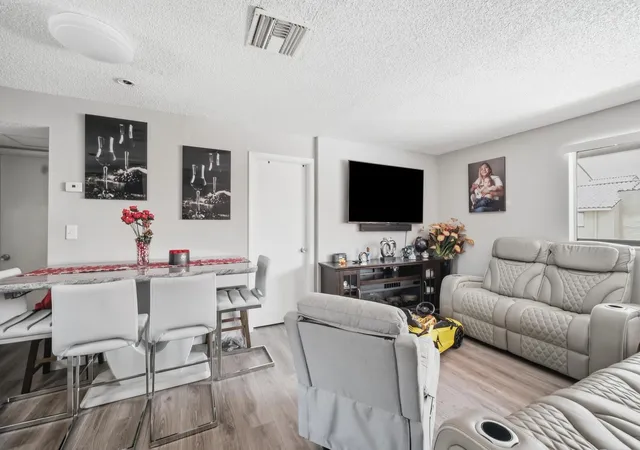 Homes for sale in Hialeah, FL | 2710 W 60Th Pl #205, Hialeah, FL 33016 | MLS# B26045359