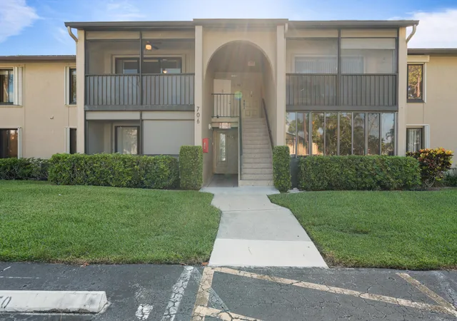 Homes for sale in ,, FL | 706 Sunny Pine Wy #E2, ,, FL 33415 | MLS# B26045444