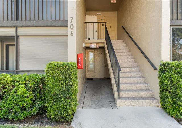 Homes for sale in ,, FL | 706 Sunny Pine Wy #E2, ,, FL 33415 | MLS# B26045444