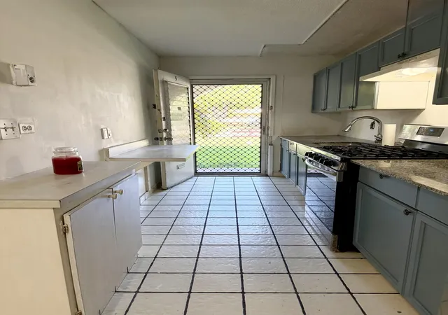 Homes for sale in Miami Gardens, FL | 20330 Ne 2nd Ave #D-5, Miami Gardens, FL 33179 | MLS# B26045495