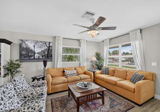5th image of 445 Palo Alto Dr, Palm Springs, FL 33461 | MLS# B26045504